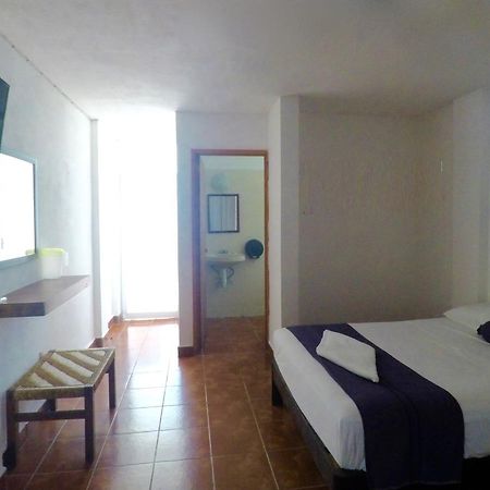 Hotel Mayflower Puerto Escondido  Dış mekan fotoğraf