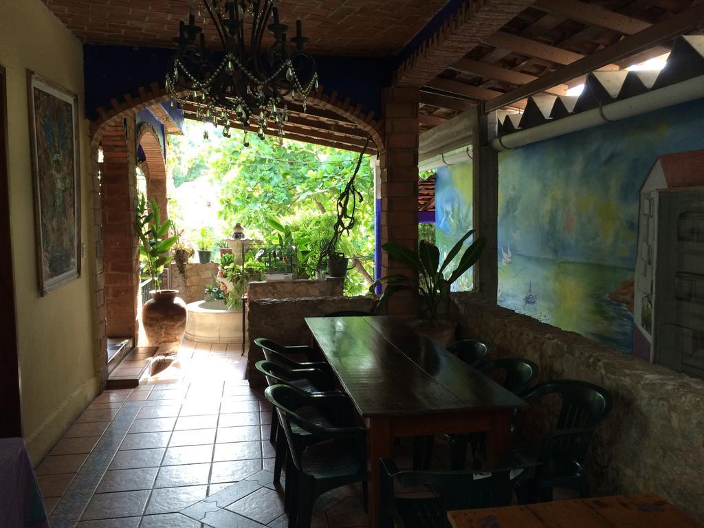 Hotel Mayflower Puerto Escondido  Dış mekan fotoğraf