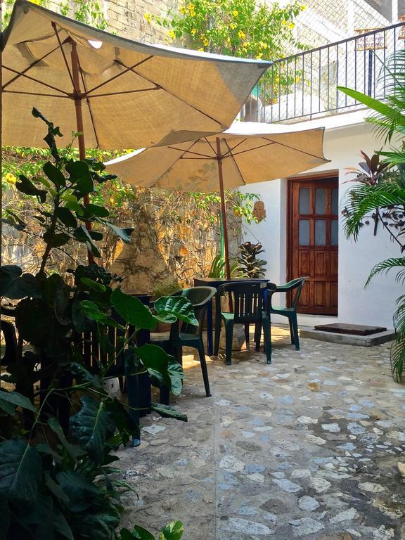 Hotel Mayflower Puerto Escondido  Dış mekan fotoğraf
