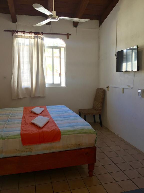 Hotel Mayflower Puerto Escondido  Dış mekan fotoğraf