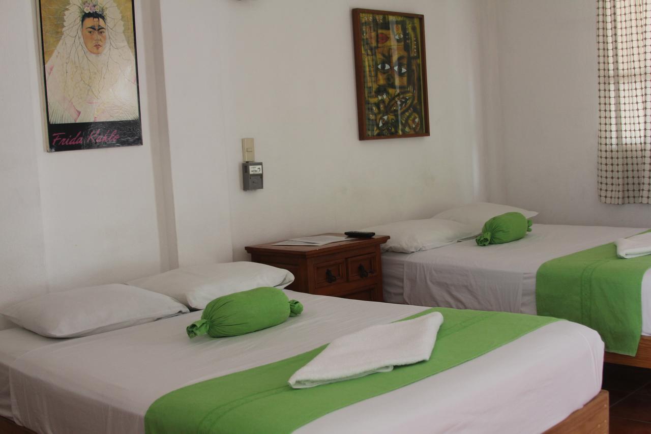 Hotel Mayflower Puerto Escondido  Dış mekan fotoğraf