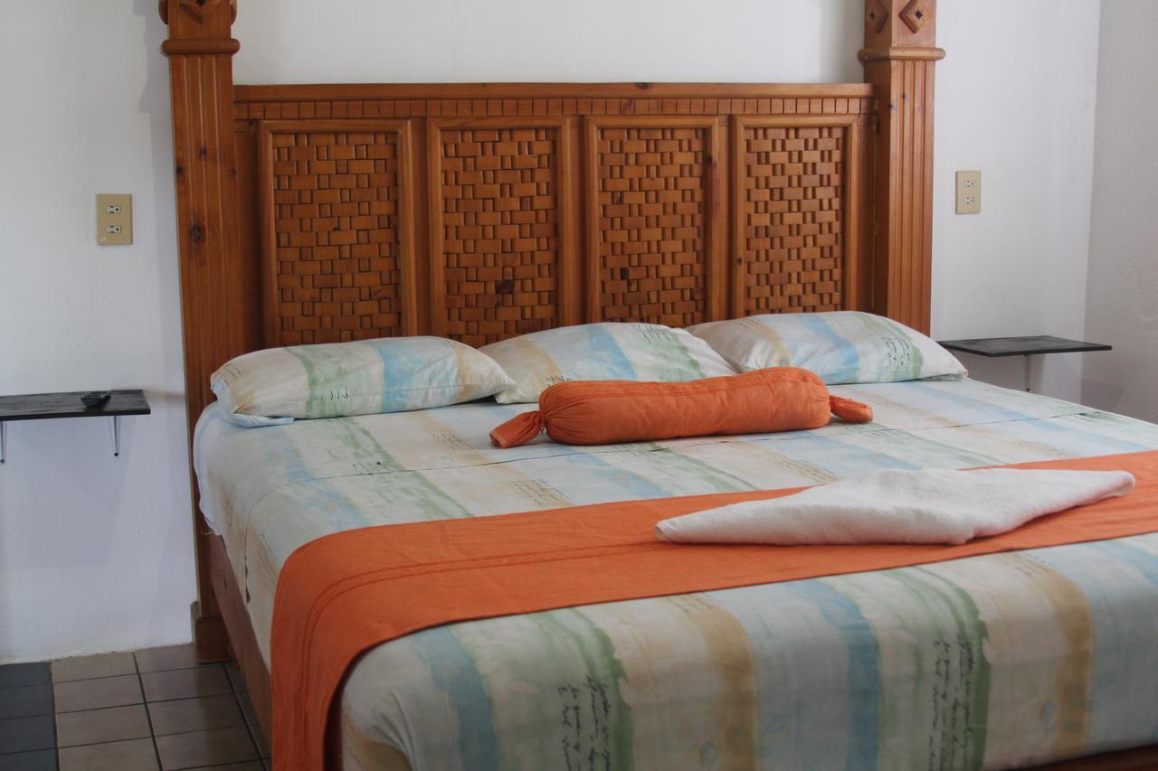 Hotel Mayflower Puerto Escondido  Dış mekan fotoğraf